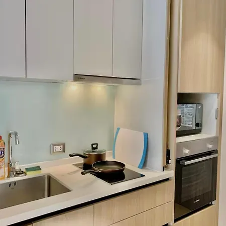 公寓 Real Estate Center *